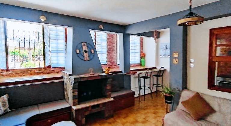Vacation home with barbeque, patio & yard — photo 4