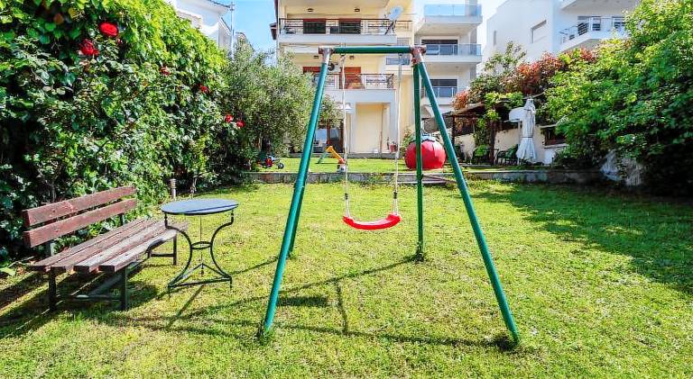 Holiday apartment with barbeque, terrace & yard | Perfect for remote work — photo 5