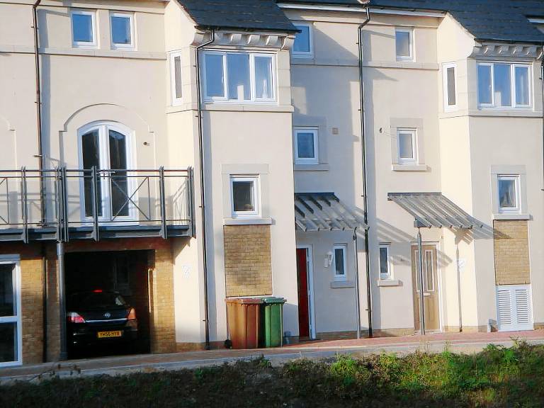 House Hampton Vale