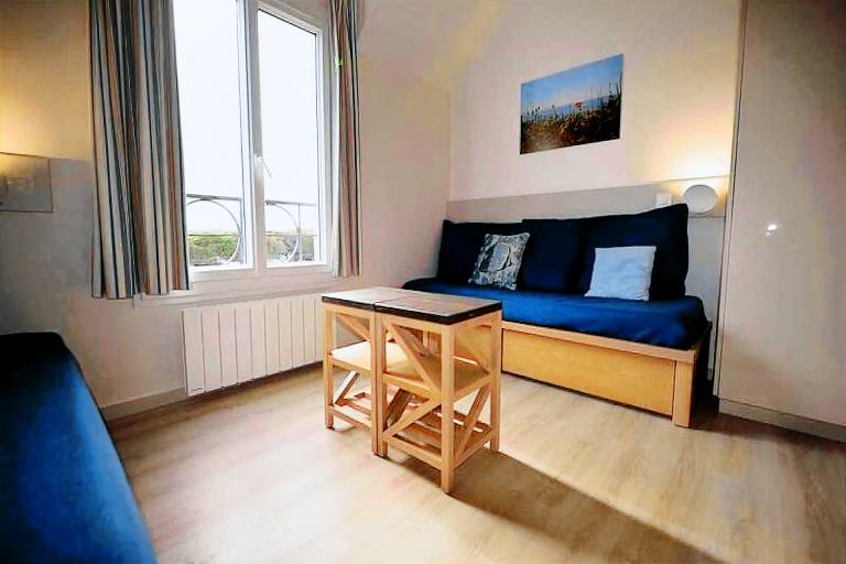 Holiday apartment with garden — photo 4