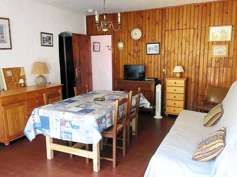 3-room apartment for 6 people, near beach — photo 2