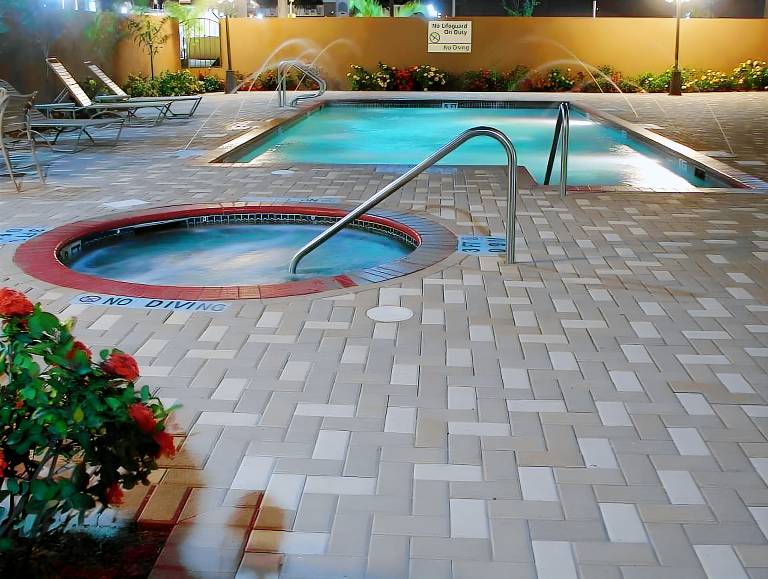 Hampton Inn & Suites Pharr — photo 5