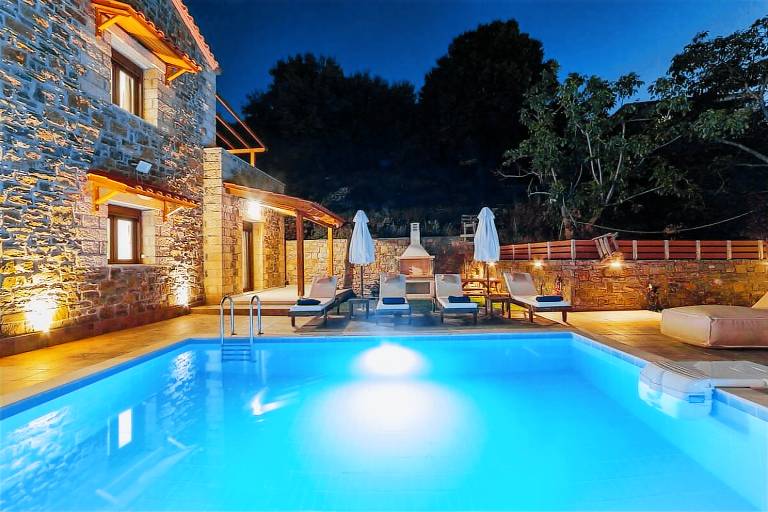 Fully equipped villa with private pool & barbecue | Pets are welcome — photo 2