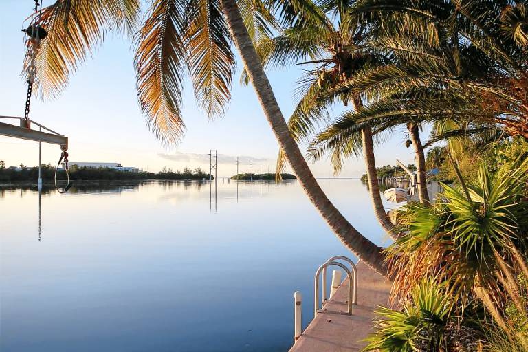 Luxury Waterfront Estate-Seawall Dockage-Pool — photo 3