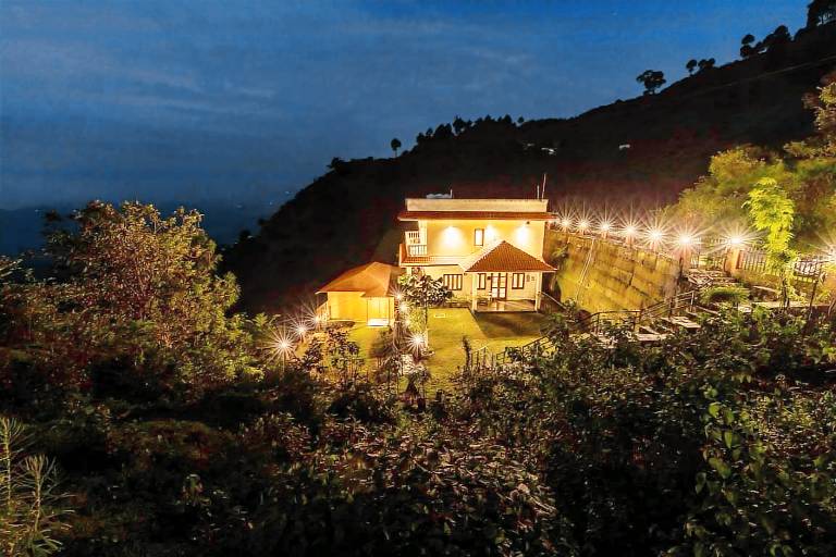 316 m&sup2; Villa