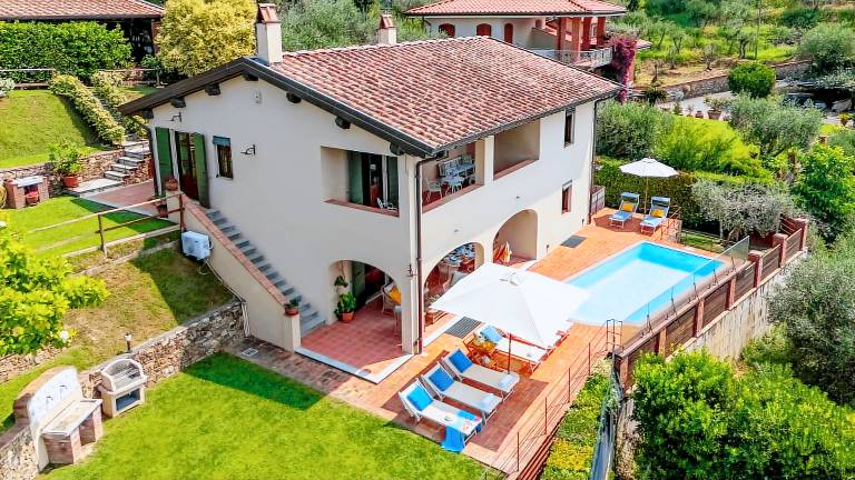 Family-friendly villa with barbecue, terrace & private pool | Panoramic view | Pet-friendly — photo 3