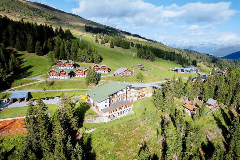 Apartment with pool & BBQ | Ski nearby | Pet-friendly — photo 2
