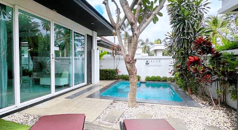 Lovely villa with pool & hot tub | Pet-friendly in Pattaya