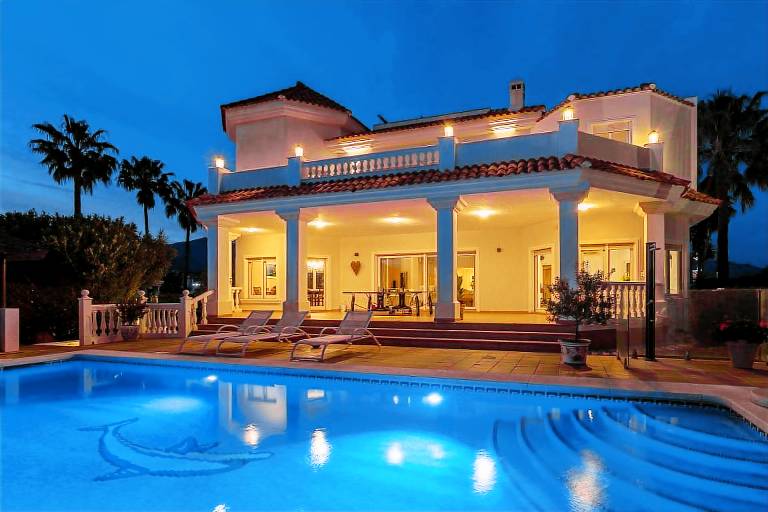 Pool - Sauna - Cinema - Hot Tub - Sleeps 10 - Pets in Benahavis