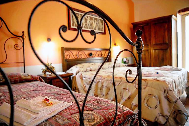 Agriturismo Le Giuncaine Agrodolce: Camera Rondine — photo 4