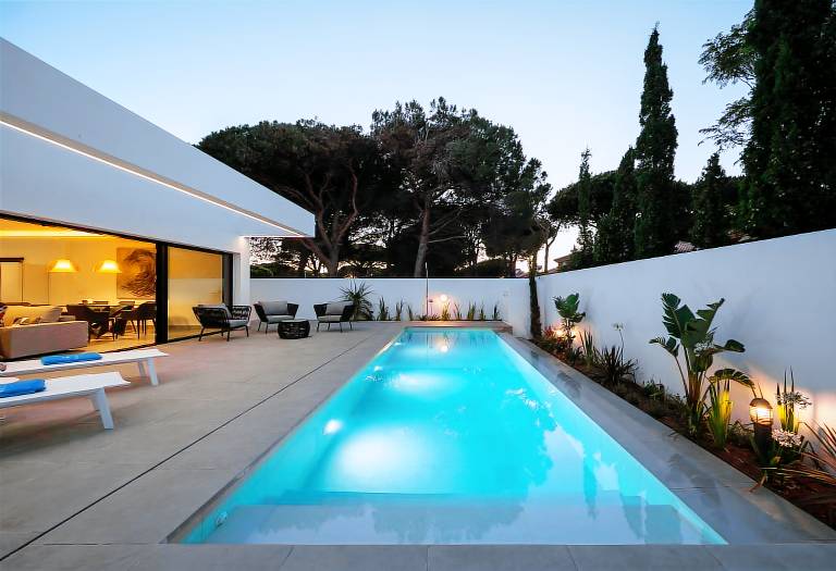 Villa with patio, private pool & BBQ — photo 2