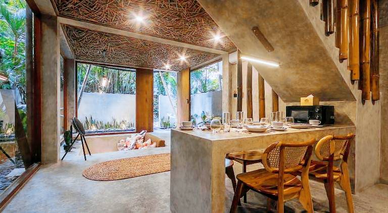 Villa with pool — photo 4