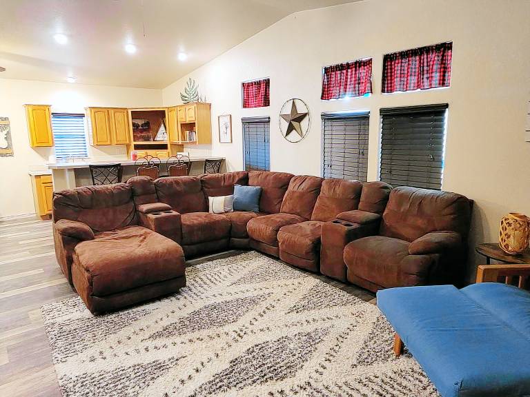 Parker Strip Pool House Private Pool • Game Room • River Access — photo 4
