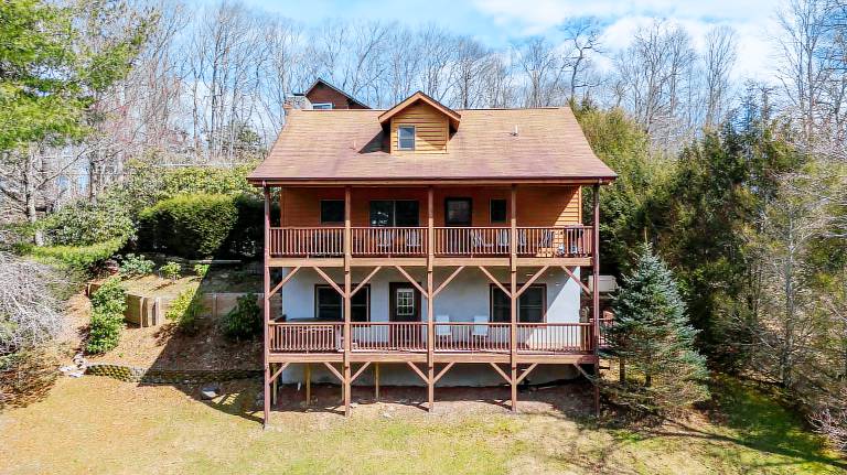 Nuttin Better - App Ski Mtn cabin with hot tub, game table — photo 2