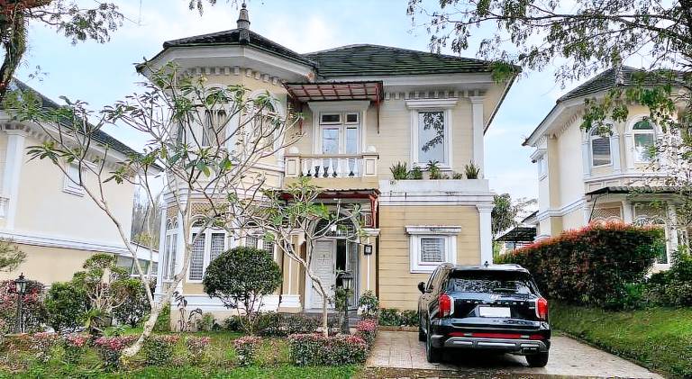 550 m&sup2; Villa
