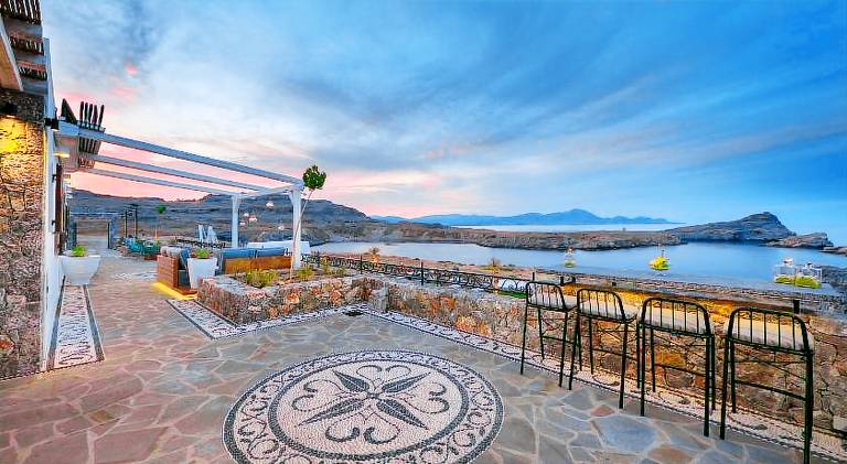 Villa with jacuzzi in Rhodes