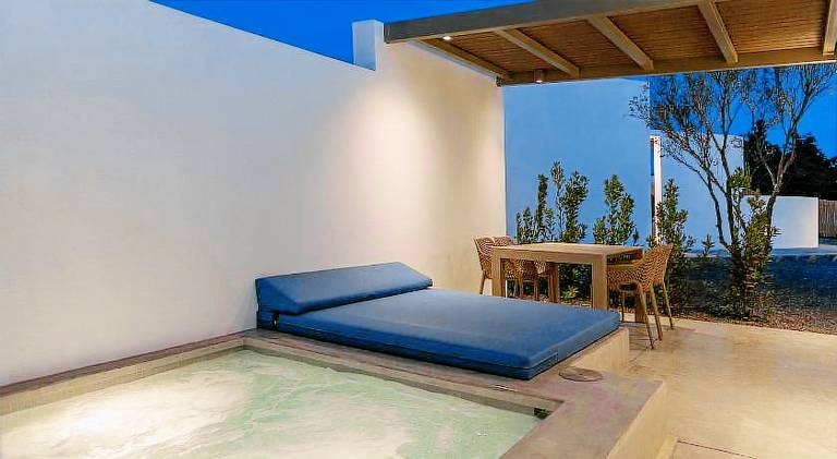 Serviced apartment with jacuzzi, garden & terrace — photo 4