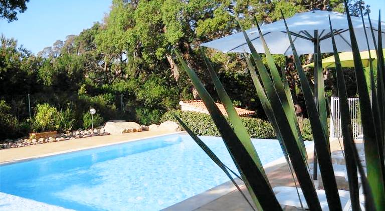Villa with terrace, pool & BBQ in Zonza