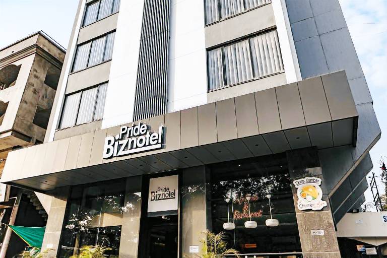 Pride Biznotel Alkapuri