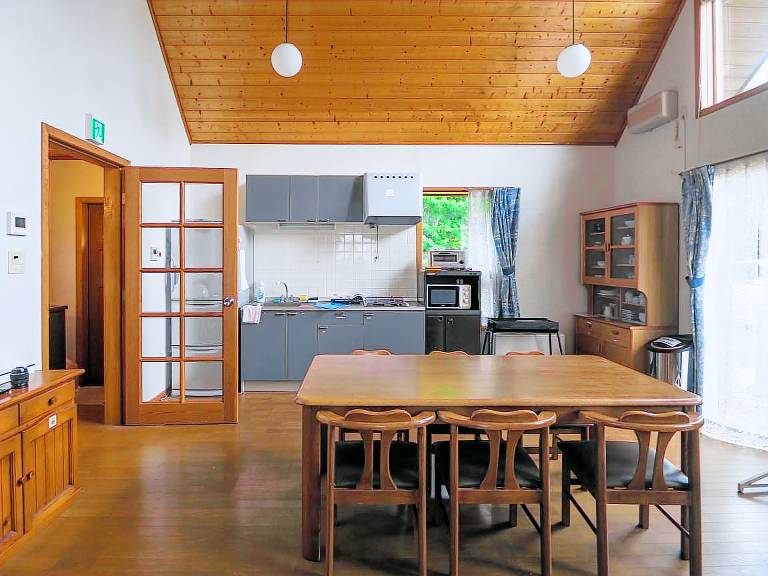 Canadian Woodhouse — photo 2