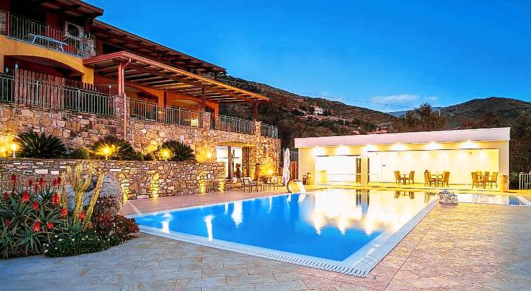 Lovely serviced apartment with pool, patio & sauna | Close to the beach | Pet-friendly — photo 2