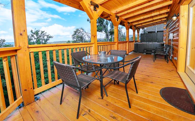 Pet-Friendly Stay with a Private Hot Tub - A Wildflower Retreat — photo 3