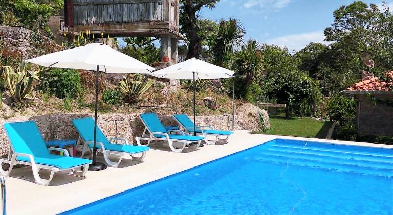 Vacation home with yard, barbeque & private pool | Pet-friendly in Braga