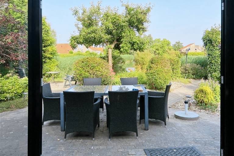 Vacation home with terrace & garden — photo 5