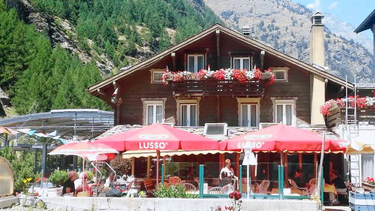 Alpine Budget Rooms by Tascherhof in Taesch