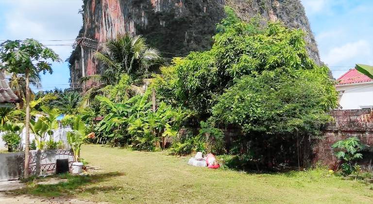 Mountain View Garden House in Krabi