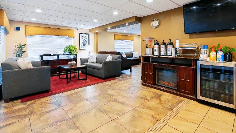Best Western Inn & Suites — photo 3
