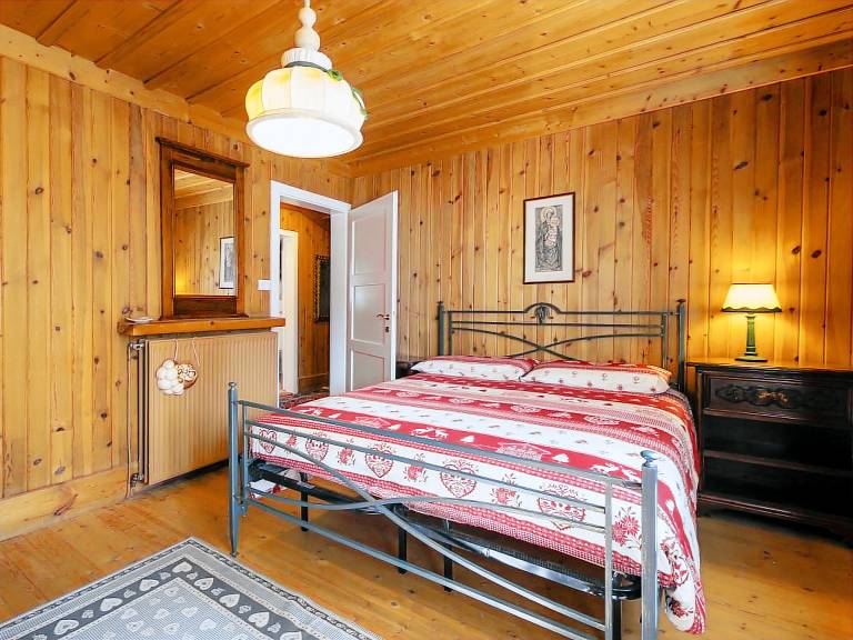 Family-friendly vacation home with garden, hot tub & sauna | Mountain view | Ski nearby | Pets are welcome — photo 4