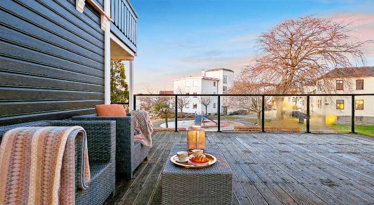 Serviced apartment with terrace & yard — photo 3