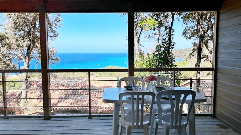 Family-friendly pleasant chalet with hot tub, pool & barbeque | Beach nearby | Dogs allowed — photo 2