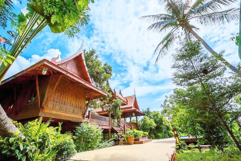Resort  Khlong Phra Udom