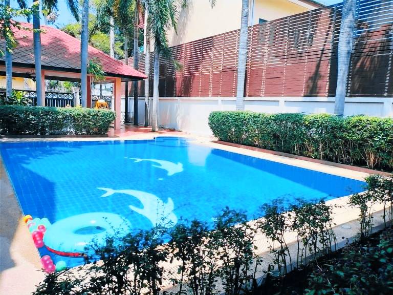 Luxury Pool Villa 5 Bedroom in Pattaya