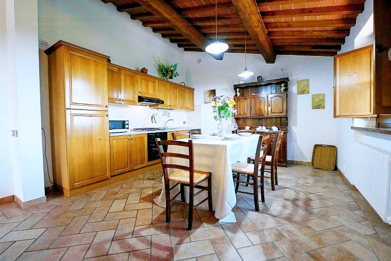 Rental apartment with pool, terrace & garden — photo 4
