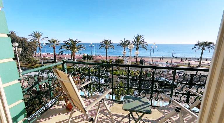 Apartment with terrace in Thiers