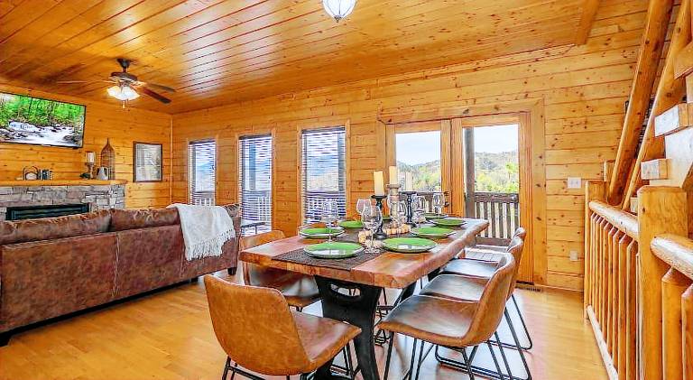 Wonderful chalet with hot tub | Pets are welcome — photo 3