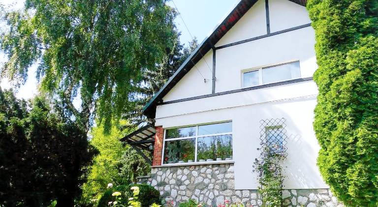 Lodge with patio & garden in Brasov