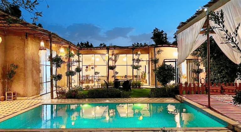 1000 m&sup2; Villa