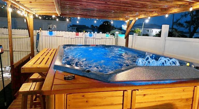 Beautiful vacation home with hot tub & pool | Beach nearby | Dogs allowed — photo 3