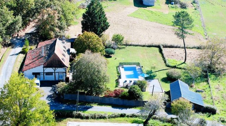 House with pool, fast internet & grill | Garden view | Good for workation — photo 2