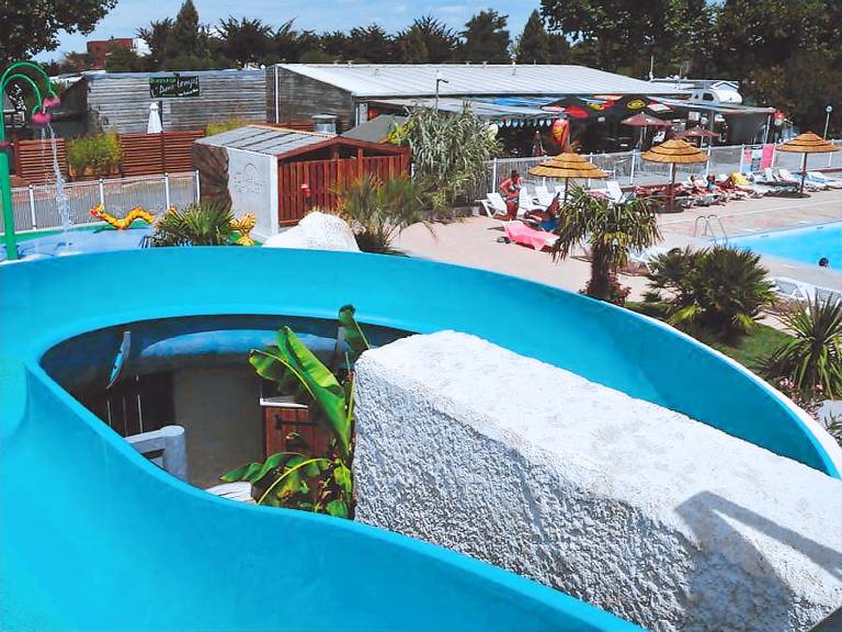 Mobile home with heated pool & terrace — photo 2