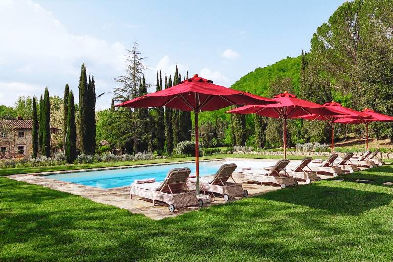 Family-friendly villa with barbecue, private pool & terrace | Pool view | Pets allowed — photo 2