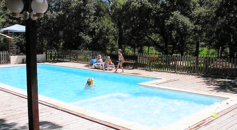 Vacation home with pool — photo 4