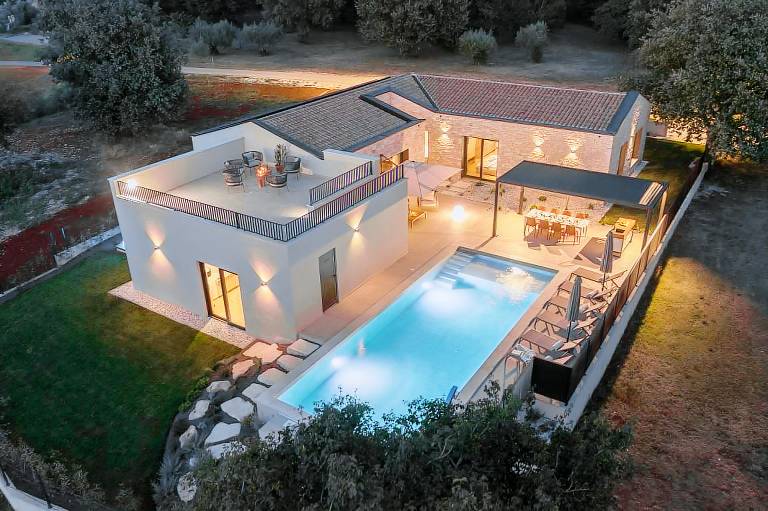 Villa Tar