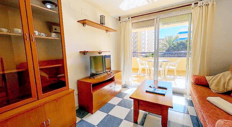Rental apartment with yard, patio & pool — photo 2