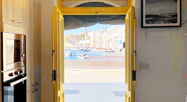 Sea Front Studio with Valletta Views — photo 5