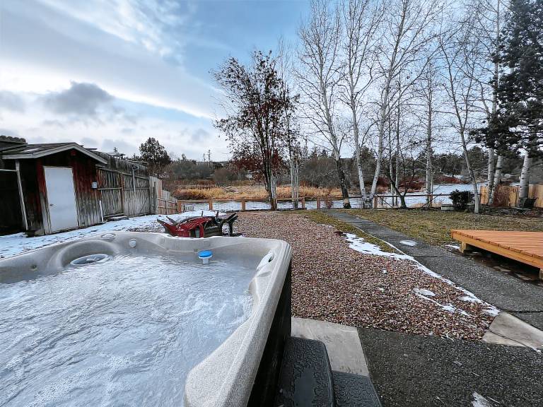 Hot Tub Riverfront Dog Friendly Solo Stove EV Charger Sauna! — photo 3
